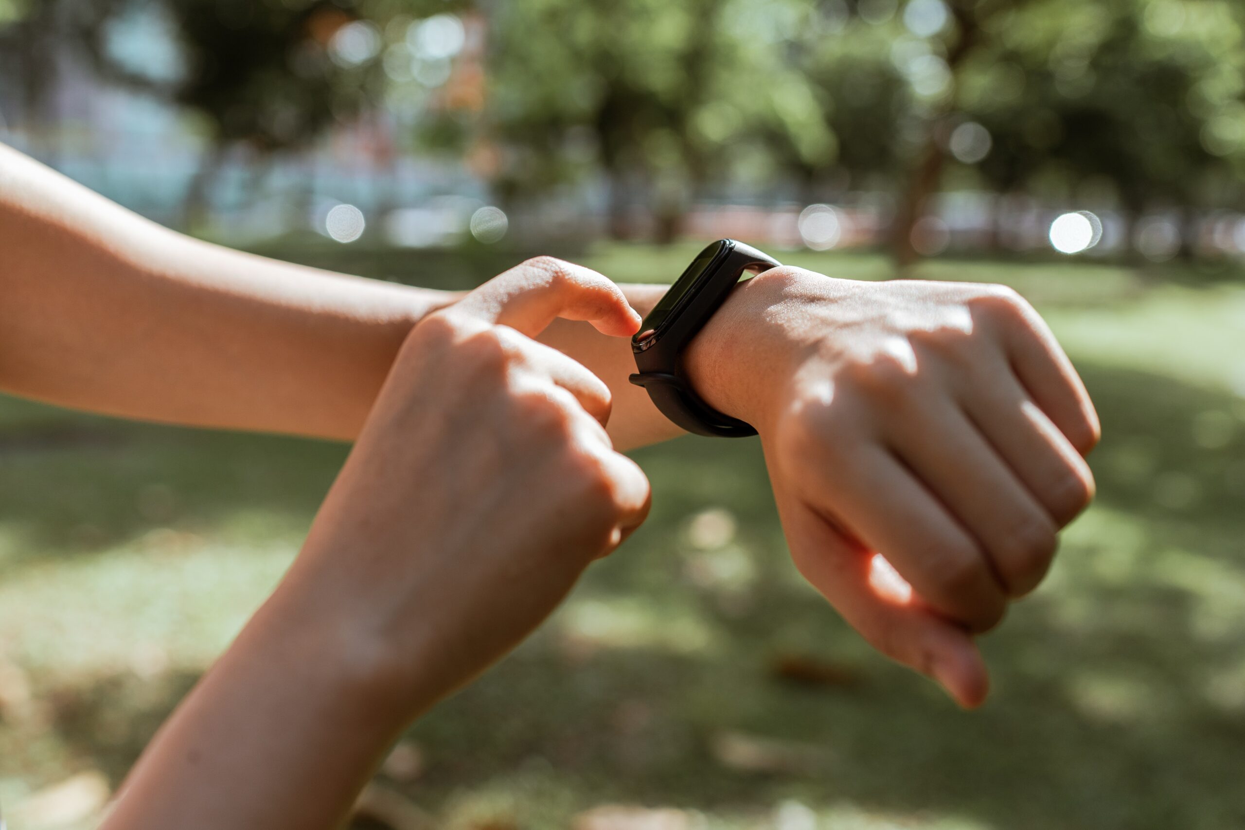 Top Fitness Trackers: Pros, Cons, and Price Ranges